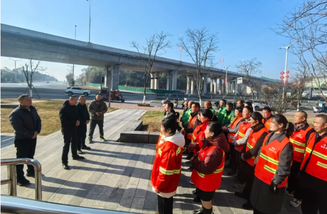 王輝德、余良光分別走訪(fǎng)慰問(wèn)一線(xiàn)干部職工并檢查安全生產(chǎn)工作